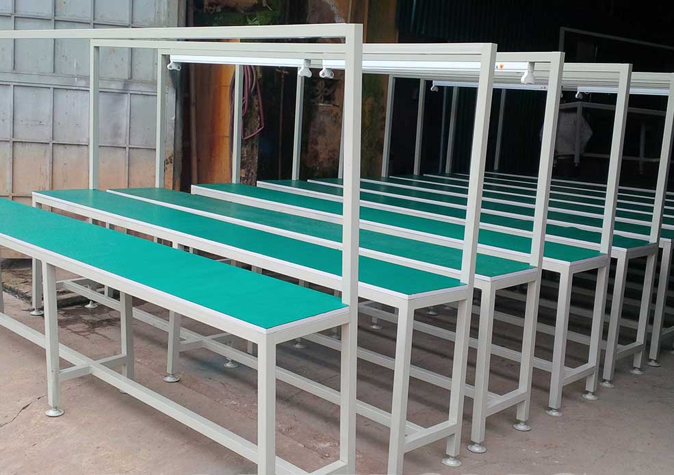 Manipulator table