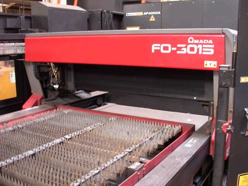 Laser cutting machine
