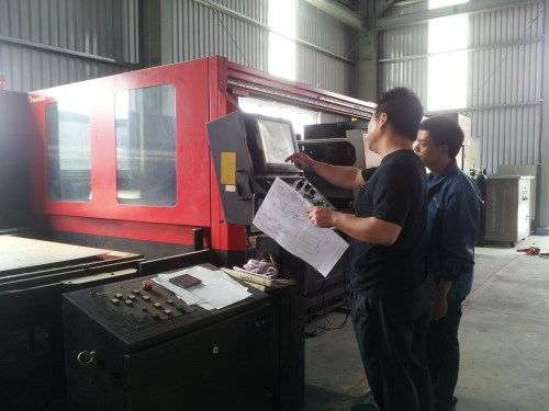Laser cutting machine