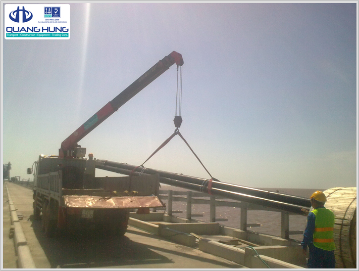 Crane truck rental