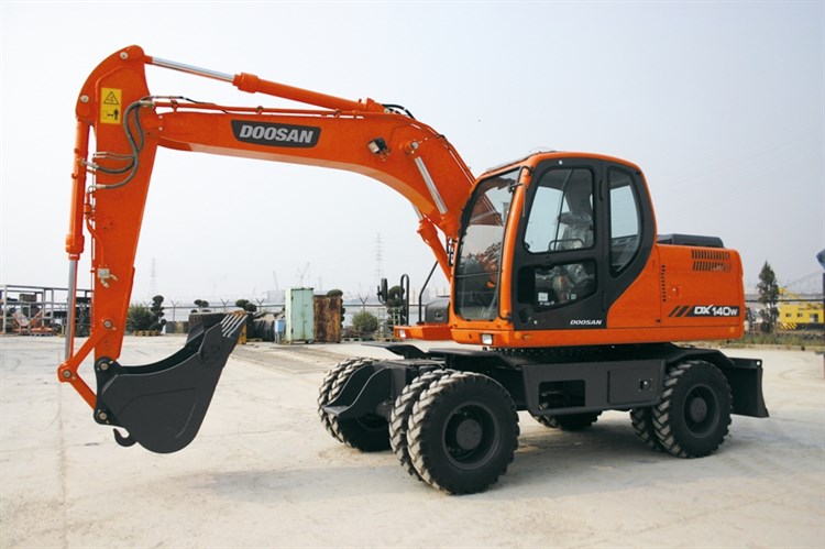 Crawler excavator rental