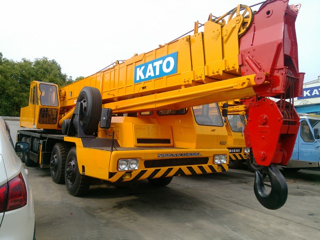 50-ton crane rental