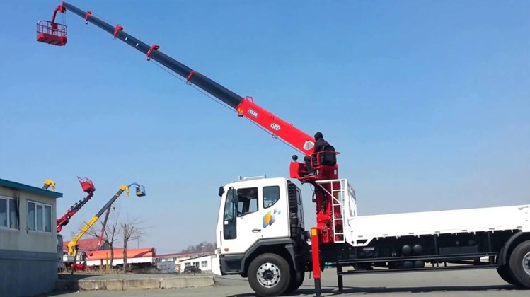 Mobile crane rental