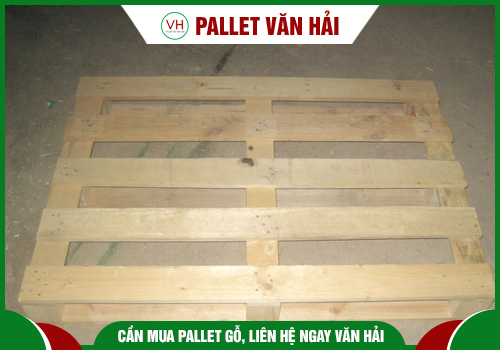 4-way wooden pallet