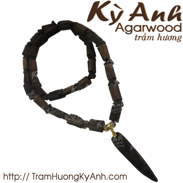 Agarwood necklace