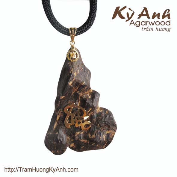 Sinking agarwood pendant