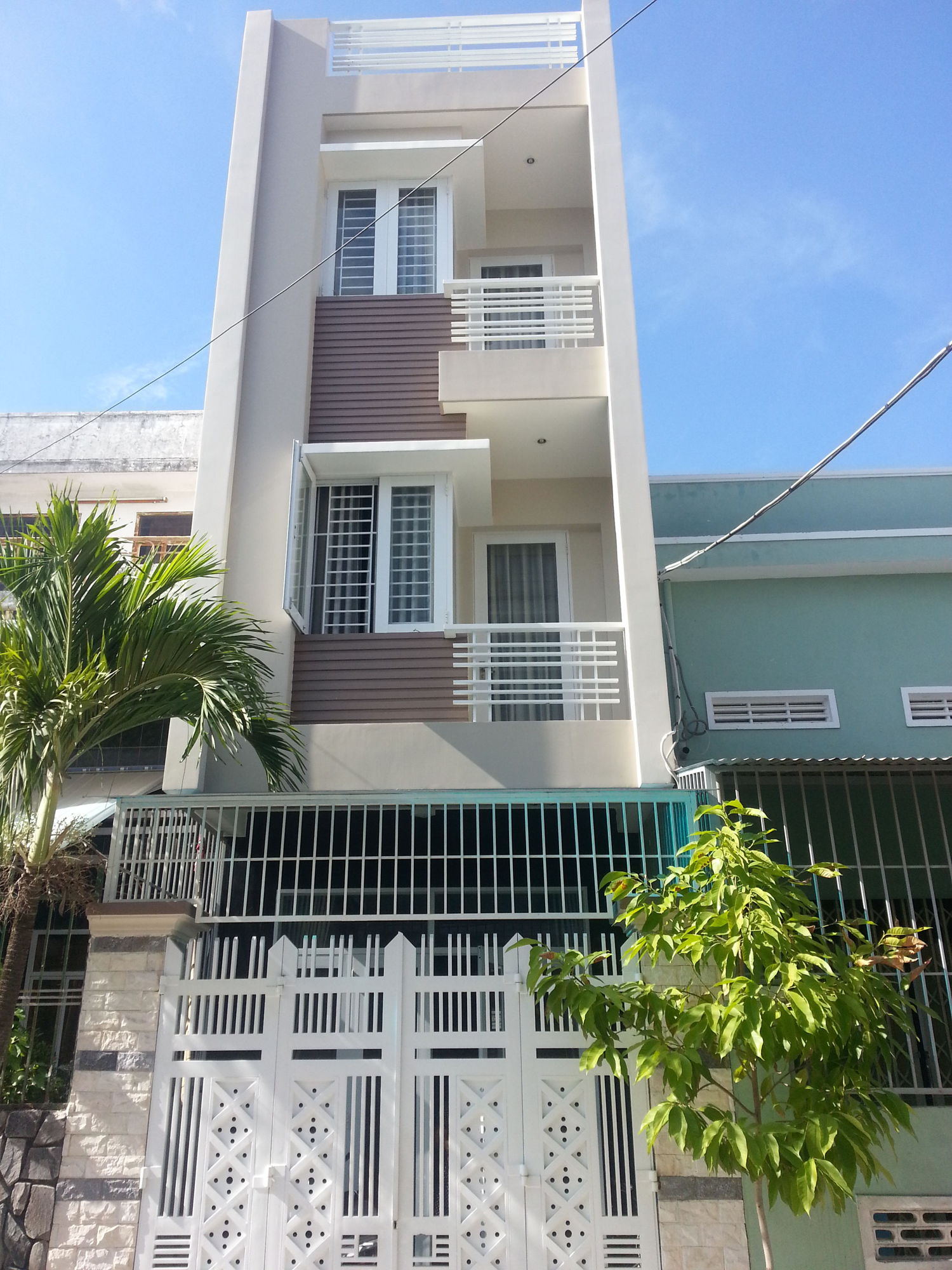 295 Hamlet Le Hong Phong House