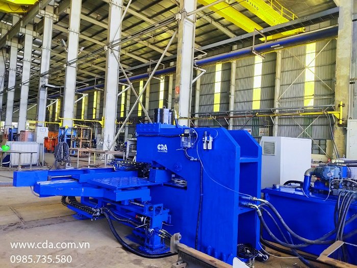 CNC plate punching machine