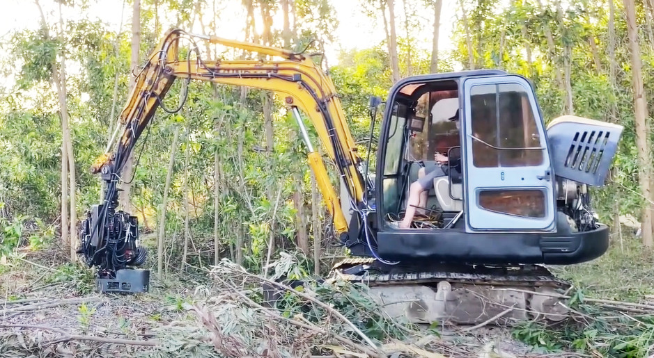 Wood logging machine