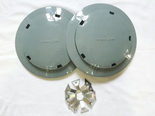 Vespa wheel cover ( wheel clip included )