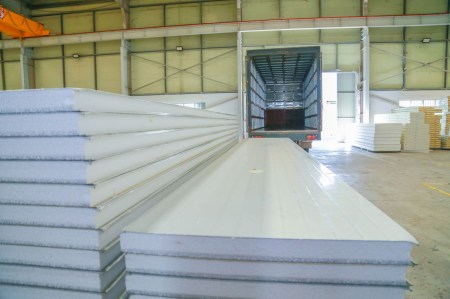 Cold storage insulated panels