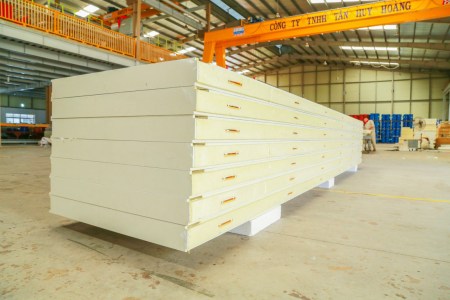 Cold storage insulated panels