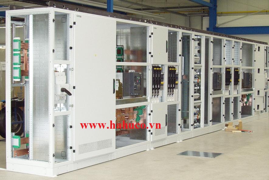 Power distribution panel