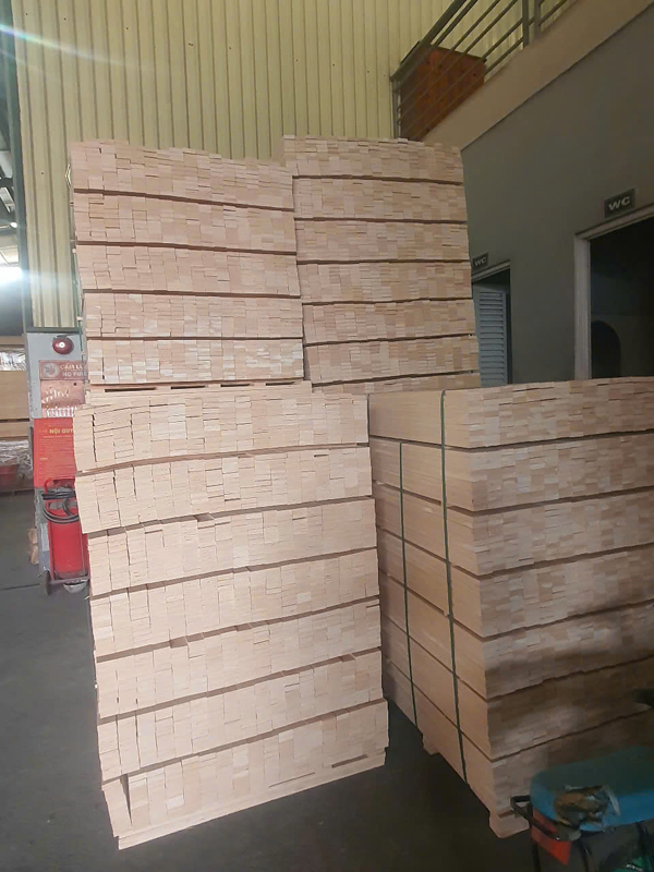 Rubber wood plank joint