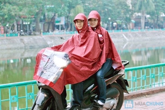 Couple raincoat