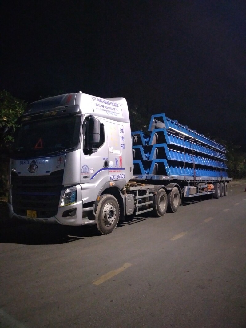 Hoang Phi transport