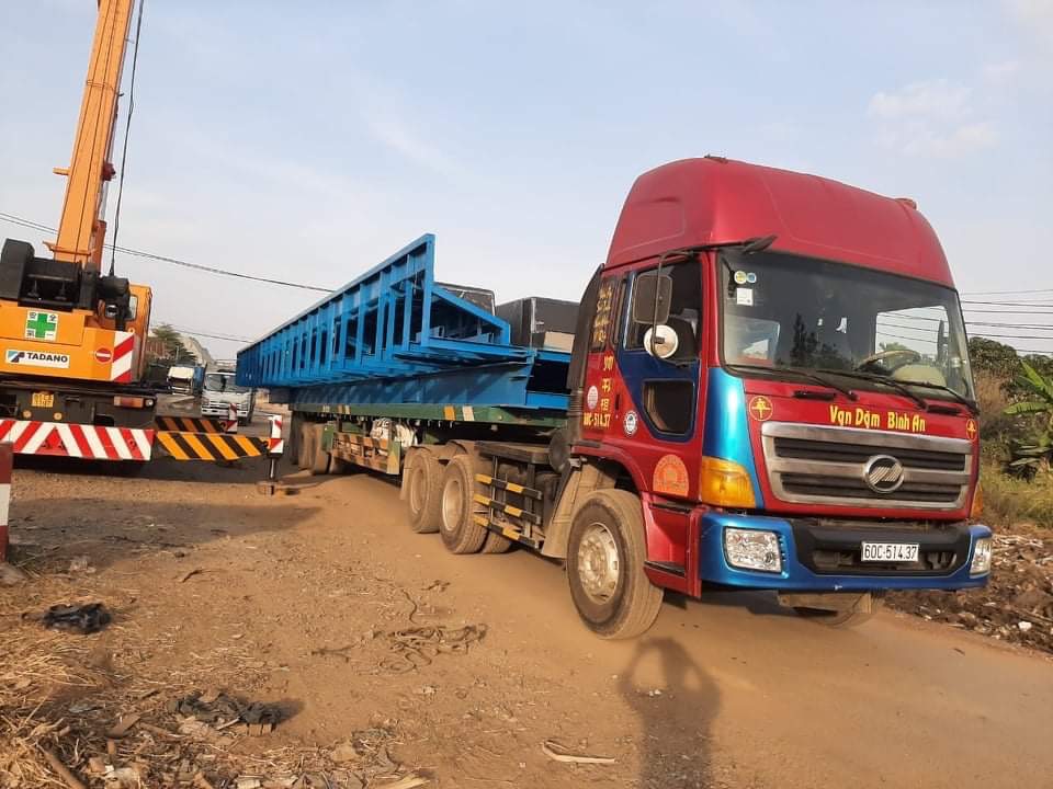 Hoang Phi transport