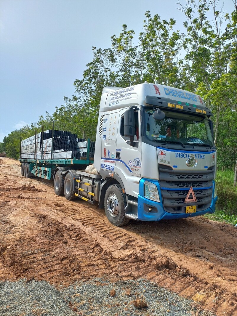 Hoang Phi transport