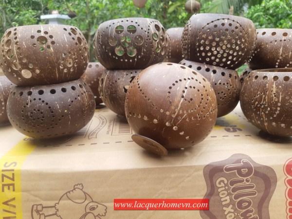 Coconut shell lamp
