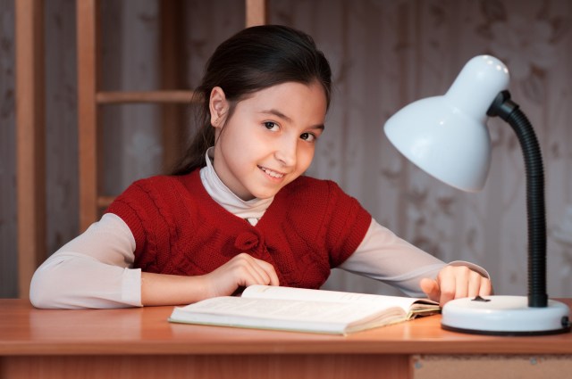 Anti-myopia table lamp
