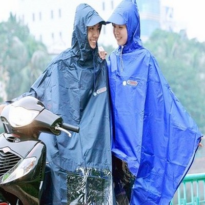 Couple raincoat