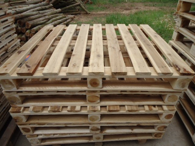 4-way wood pallets