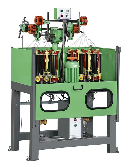 Fishing net weaving machine