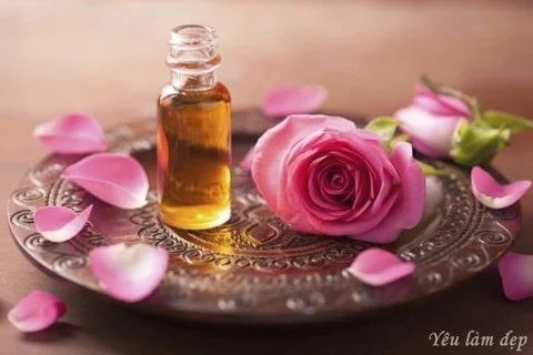 Rose essential oil