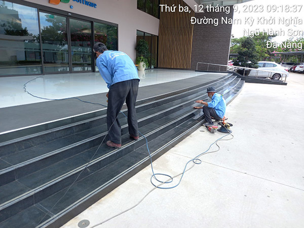 Stone polishing