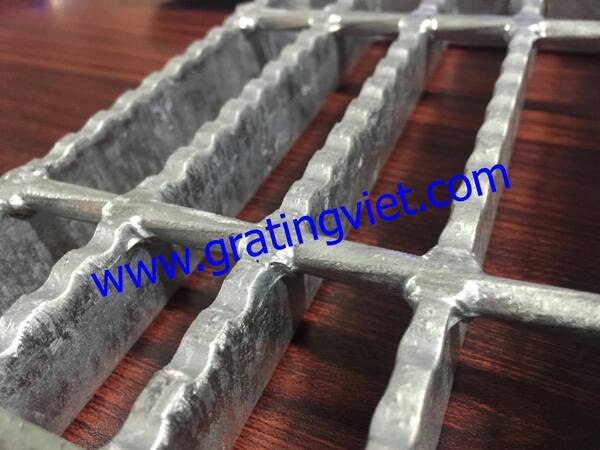 Steel gratings
