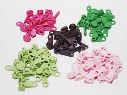 Plastic zipper slider