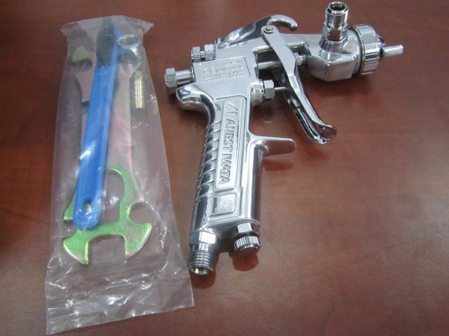 Paint spray pump
