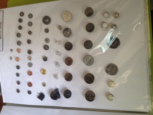 Metal buttons