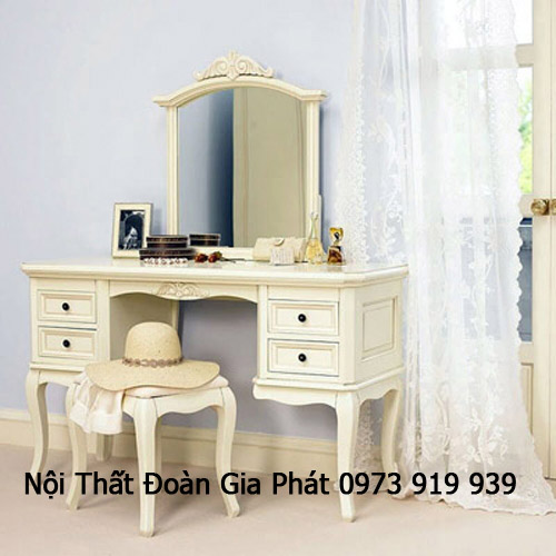 Makeup table