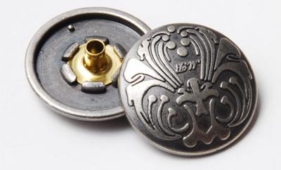 Metal button