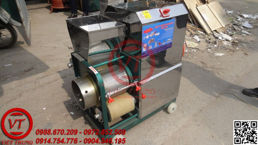 Fish deboning machine