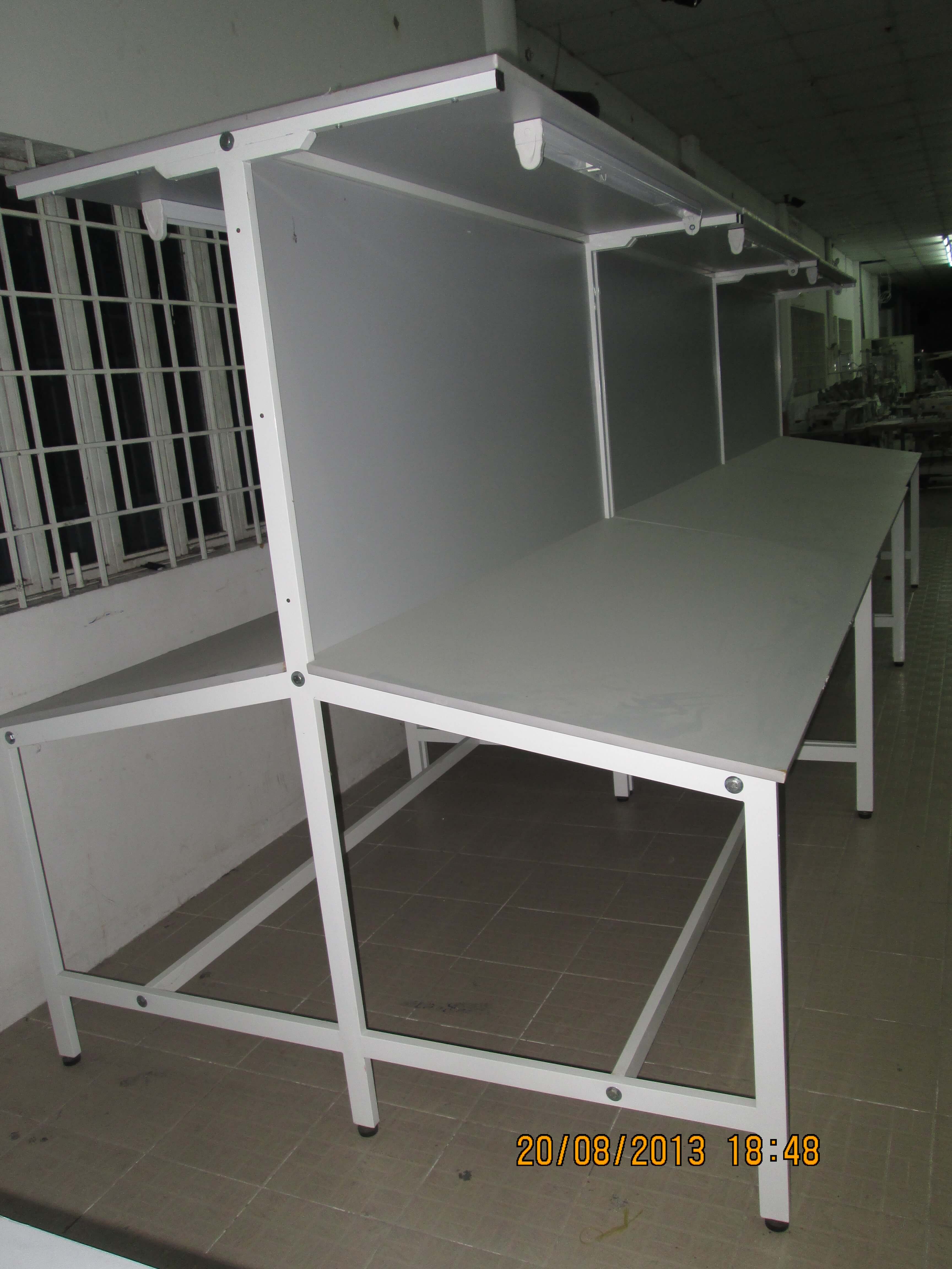 Garment checking tables