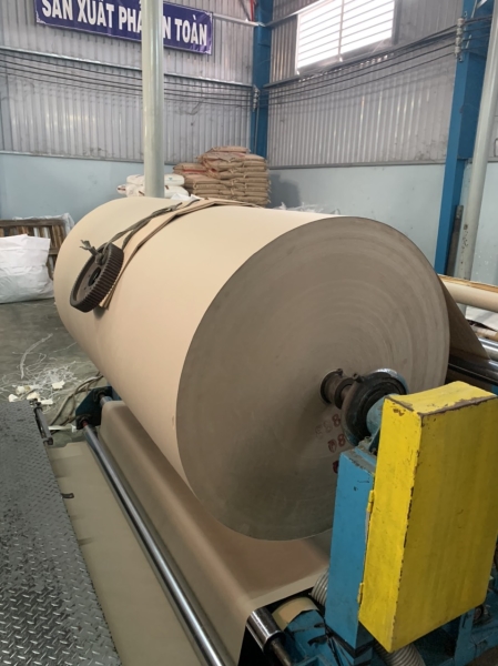 Kraft paper roll