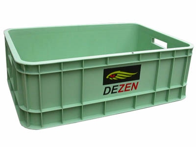 Plastic barrel