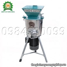 Animal feed processing machine