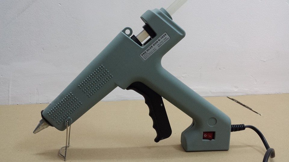 Glue gun