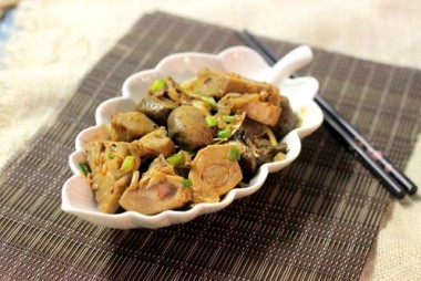 Braised chicken with young jackfruit