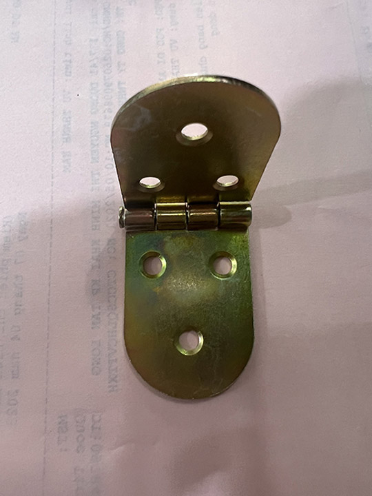 Oval hinge