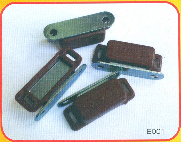 E 001