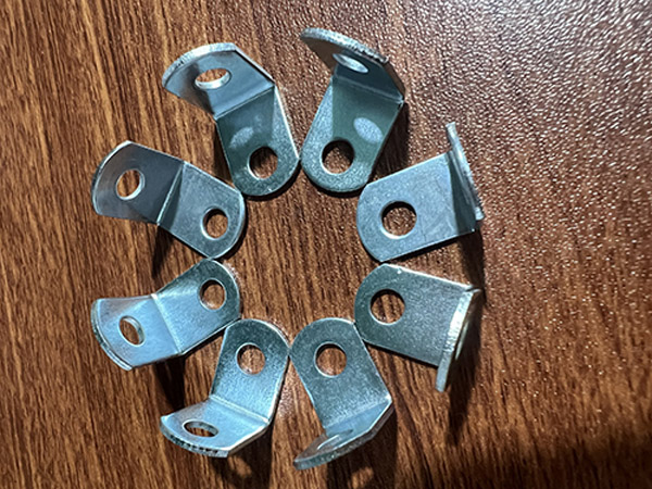 2-hole corner bracket 13x13x1.2
