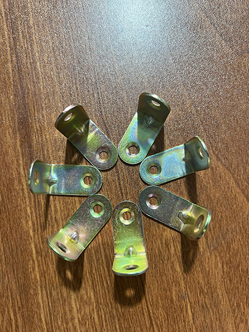 2-hole corner bracket 27x27x1.5
