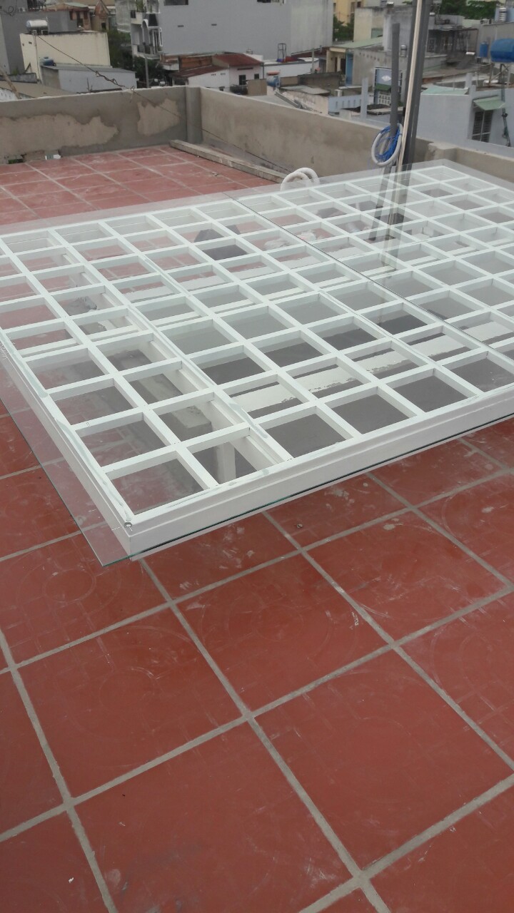 Roofing erection & dismantling service