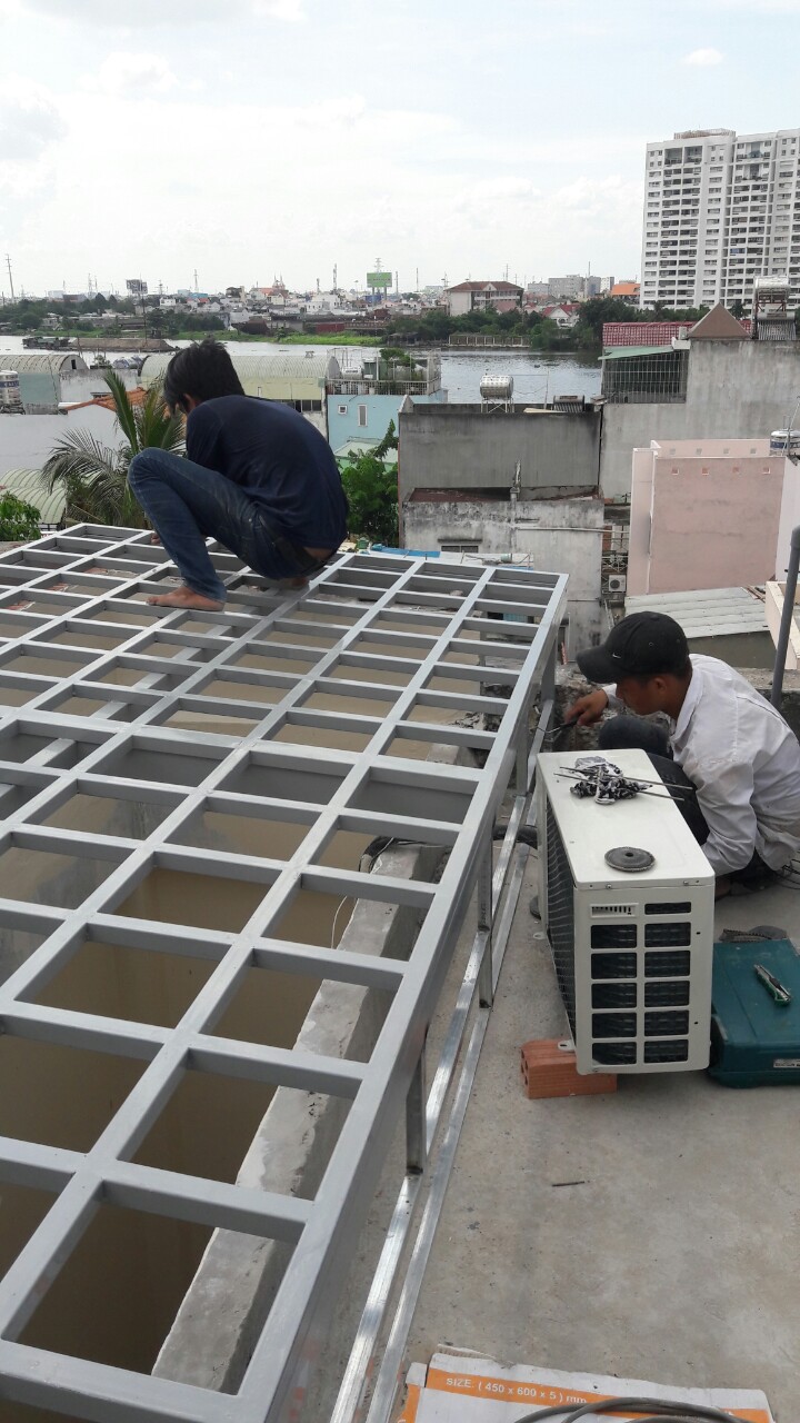 Roofing erection & dismantling service