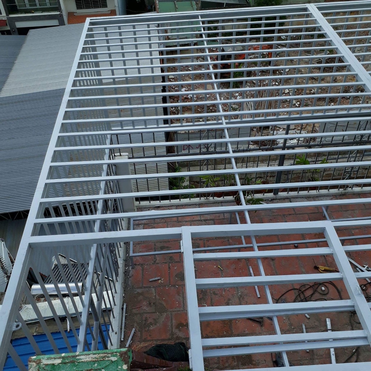 Roofing erection & dismantling service