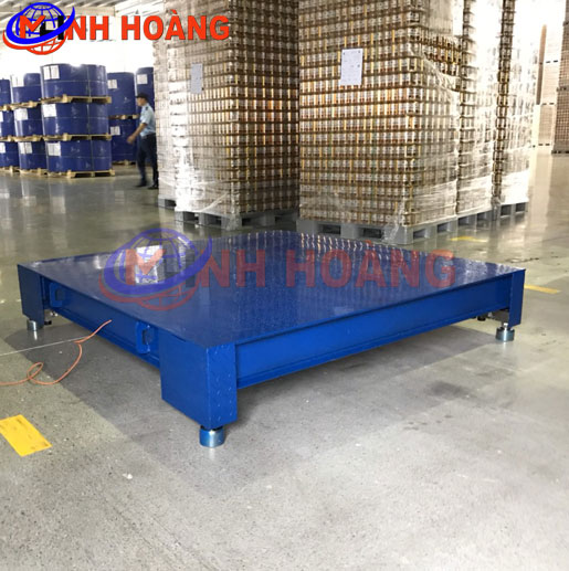 Industrial floor scale
